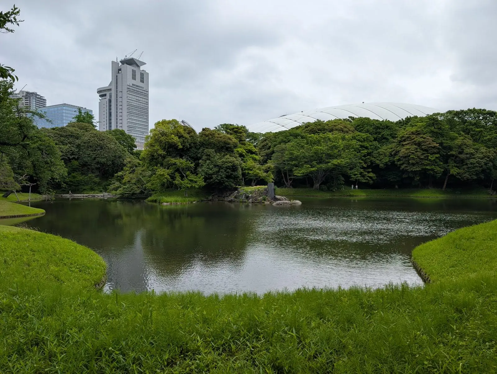 Shinjuku Gyoen National Garden - peaceful escape in Tokyo